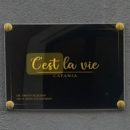 C'est La Vie カターニア